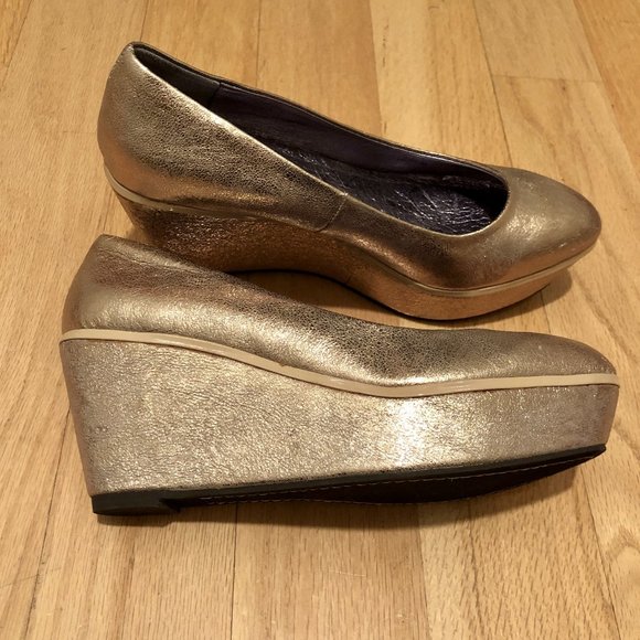 Anthropologie 90s Gold Retro Leather Platform Pumps, sz 7.5 - Picture 3 of 16